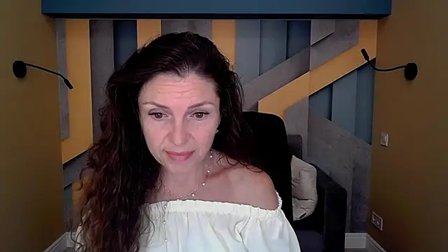 EllaLong online show from 09/09/25, 11:21