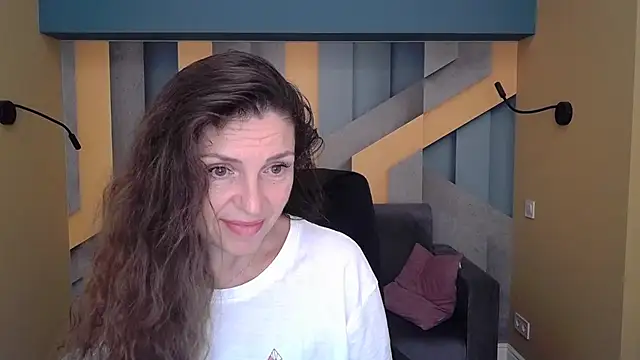 EllaLong online show from 10/05/25, 11:30