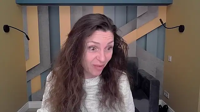 EllaLong online show from 10/10/25, 11:31