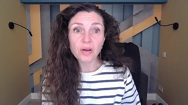 EllaLong online show from 10/15/25, 11:32