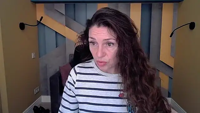 EllaLong online show from 10/28/25, 12:30