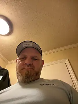 Snapshot of mrscum4u chatting on 01/24/25, 03:43 mrscum4u online show from 01/24/25, 03:43