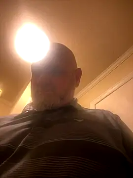 Snapshot of mrscum4u chatting on 11/28/25, 05:54 mrscum4u online show from 11/28/25, 05:54