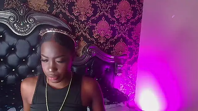 NaiaGils online show from 02/08/25, 01:11