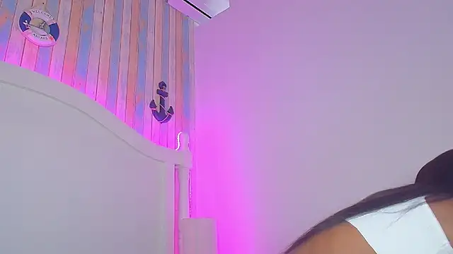 NaiaGils online show from 02/18/25, 06:47