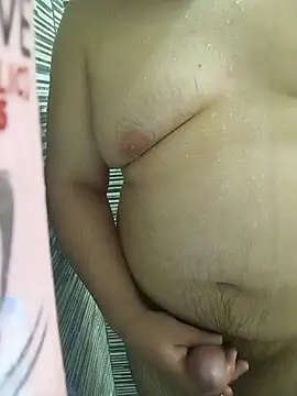 Snapshot of matius_29 chatting on 11/26/25, 12:44 matius 29 online show from 11/26/25, 12:44