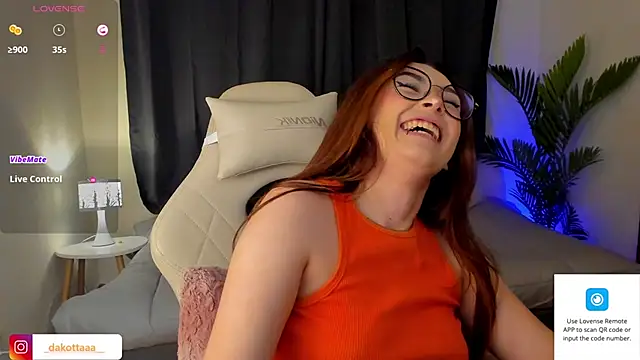 dakottaa  online show from 03/22/25, 02:27