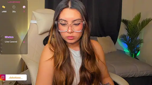 dakottaa  online show from 03/11/26, 12:05