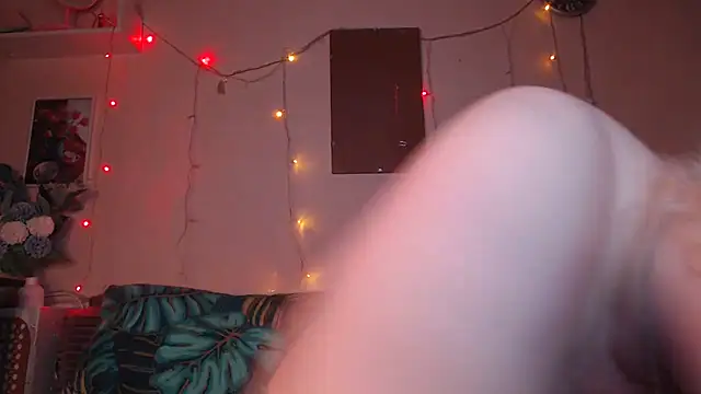 Snapshot of Karolina_love_ chatting on 12/26/24, 01:07 Karolina love online show from 12/26/24, 01:07