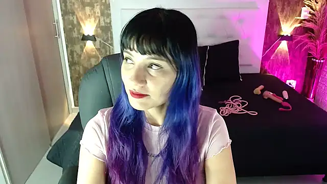 Snapshot of kitty__horny chatting on 12/23/24, 12:08 kitty horny online show from 12/23/24, 12:08