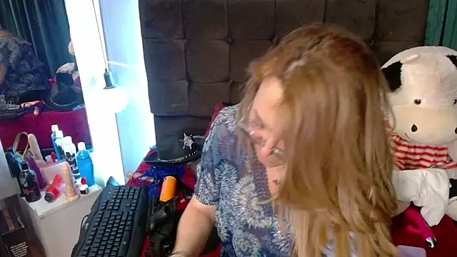 Snapshot of RubyWatson50 chatting on 12/05/24, 02:42 RubyWatson50 online show from 12/05/24, 02:42