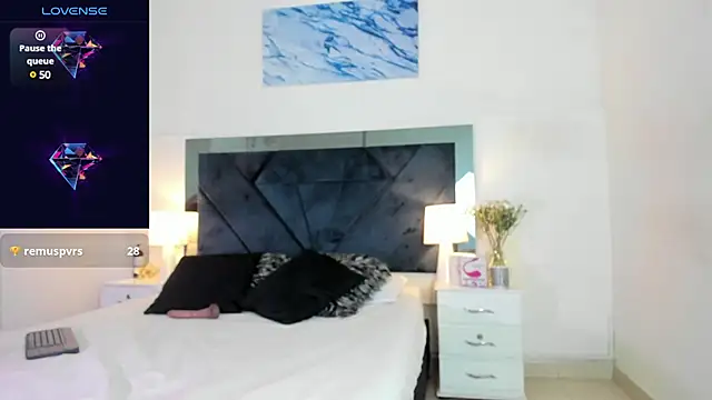 Lauralove 69 online show from 01/11/25, 12:12