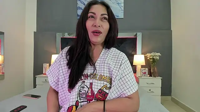 Lauralove 69 online show from 11/19/25, 01:00