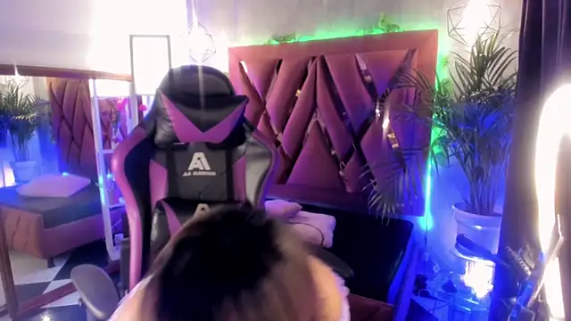 Snapshot of Megan_inked chatting on 01/09/25, 03:47 Megan inked online show from 01/09/25, 03:47