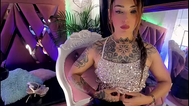 Snapshot of Megan_inked chatting on 03/01/25, 06:46 Megan inked online show from 03/01/25, 06:46