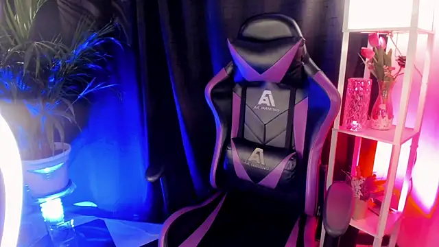 Snapshot of Megan_inked chatting on 03/16/25, 02:21 Megan inked online show from 03/16/25, 02:21