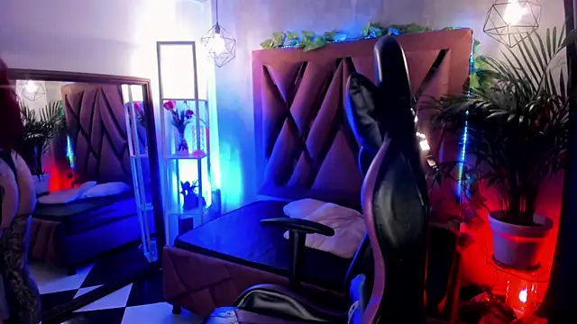 Snapshot of Megan_inked chatting on 03/19/25, 03:20 Megan inked online show from 03/19/25, 03:20