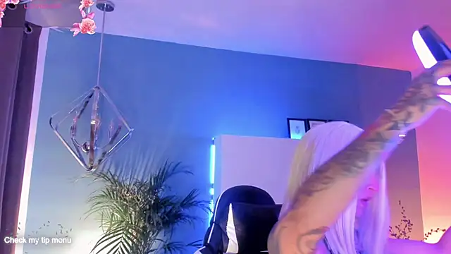 Snapshot of Megan_inked chatting on 10/09/25, 03:15 Megan inked online show from 10/09/25, 03:15