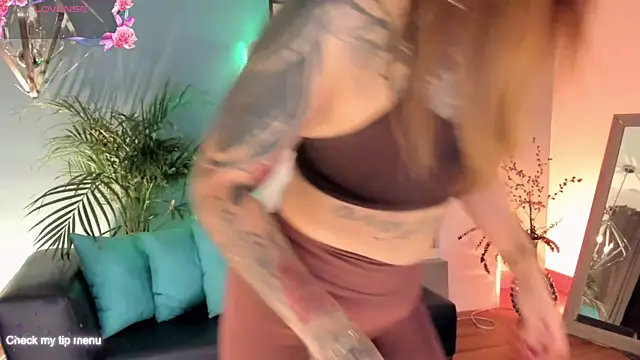 Snapshot of Megan_inked chatting on 10/15/25, 02:55 Megan inked online show from 10/15/25, 02:55