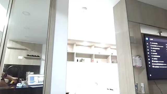 megan-hotxx online show from 10/11/25, 03:50