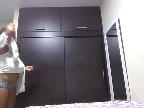 megan-hotxx online show from 06/12/26, 02:32