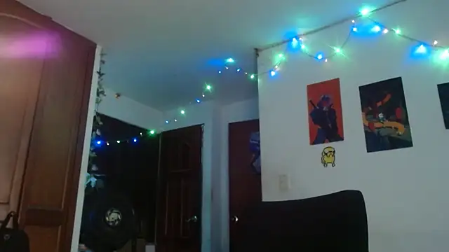 Snapshot of shy_katy_ chatting on 01/13/26, 01:44 shy katy online show from 01/13/26, 01:44