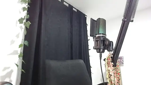 Snapshot of shy_katy_ chatting on 03/06/26, 06:21 shy katy online show from 03/06/26, 06:21