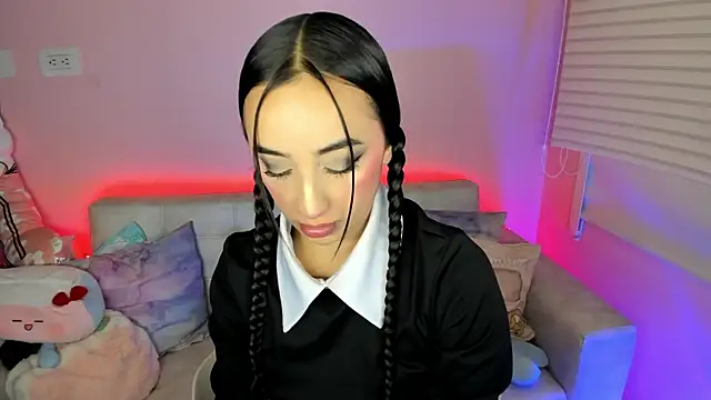 tinysara online show from 04/26/26, 04:26