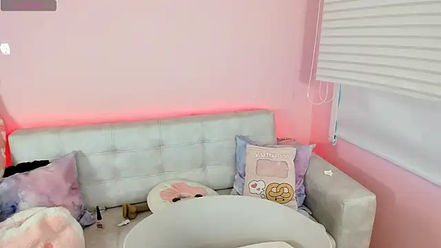 tinysara online show from 06/29/26, 04:29