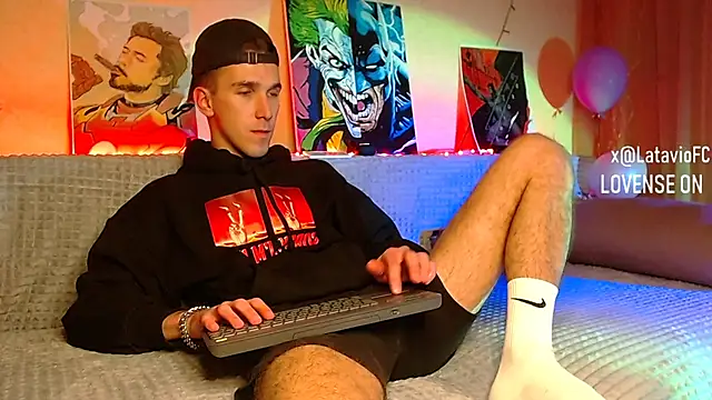 Snapshot of Midnighter_ chatting on 01/14/25, 02:40 Midnighter  online show from 01/14/25, 02:40