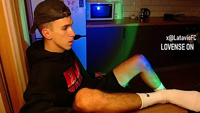 Snapshot of Midnighter_ chatting on 09/25/25, 12:14 Midnighter  online show from 09/25/25, 12:14