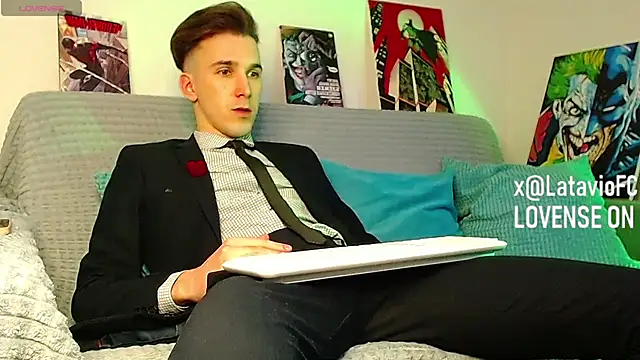 Snapshot of Midnighter_ chatting on 03/13/26, 10:11 Midnighter online show from 03/13/26, 10:11