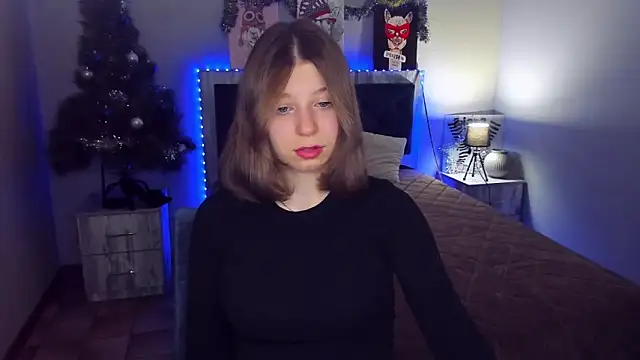 Snapshot of RinaMoore chatting on 01/10/25, 09:02 RinaMoore online show from 01/10/25, 09:02