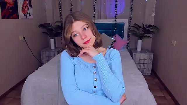 Snapshot of RinaMoore chatting on 02/15/25, 01:27 RinaMoore online show from 02/15/25, 01:27