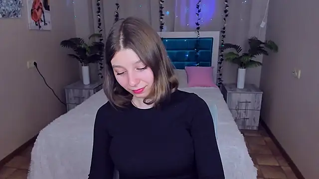 Snapshot of RinaMoore chatting on 02/20/25, 02:35 RinaMoore online show from 02/20/25, 02:35