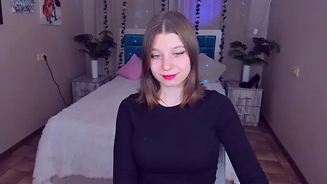 Snapshot of RinaMoore chatting on 03/13/25, 12:56 RinaMoore online show from 03/13/25, 12:56