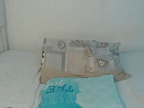 Snapshot of wetmypants chatting on 02/27/26, 10:10 wetmypants online show from 02/27/26, 10:10