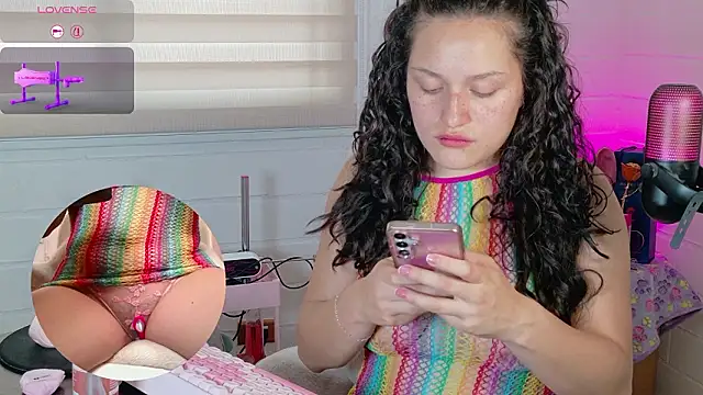 Snapshot of megan_doll2 chatting on 02/19/26, 08:49 megan doll2 online show from 02/19/26, 08:49