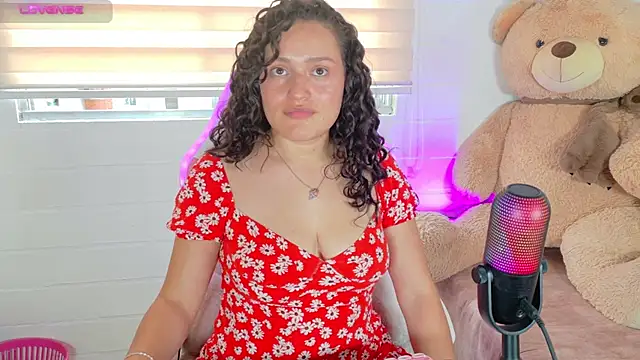 Snapshot of megan_doll2 chatting on 03/17/26, 08:45 megan doll2 online show from 03/17/26, 08:45