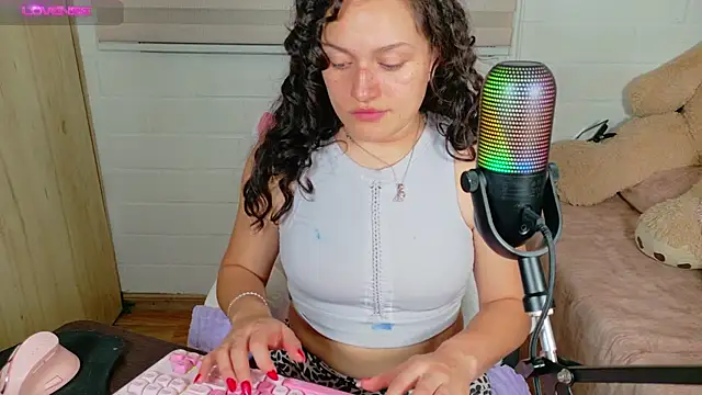 Snapshot of megan_doll2 chatting on 03/27/26, 11:37 megan doll2 online show from 03/27/26, 11:37