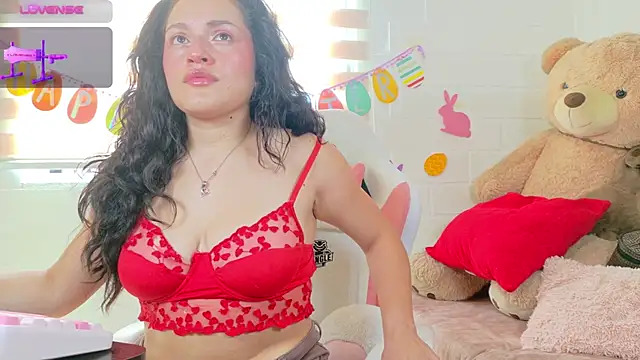 Snapshot of megan_doll2 chatting on 04/01/26, 02:47 megan doll2 online show from 04/01/26, 02:47