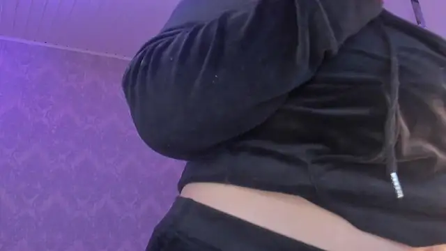 scarlet miller1 online show from 10/07/25, 12:02