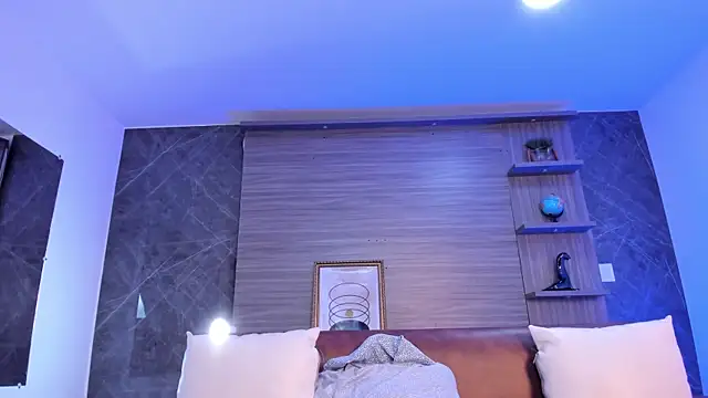 charlottewhitte online show from 11/06/25, 11:33