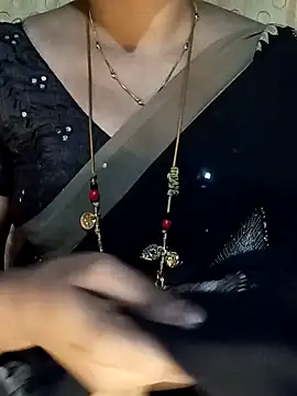 Snapshot of tuttifrutti17 chatting on 12/20/24, 06:24 tuttifrutti17 online show from 12/20/24, 06:24