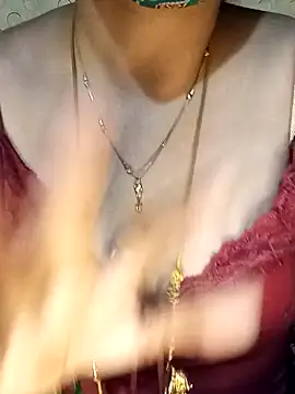 Snapshot of tuttifrutti17 chatting on 01/05/25, 07:07 tuttifrutti17 online show from 01/05/25, 07:07