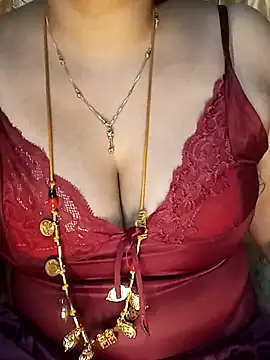 Snapshot of tuttifrutti17 chatting on 01/11/25, 04:57 tuttifrutti17 online show from 01/11/25, 04:57