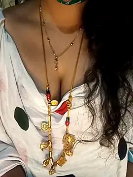 Snapshot of tuttifrutti17 chatting on 01/13/25, 06:05 tuttifrutti17 online show from 01/13/25, 06:05