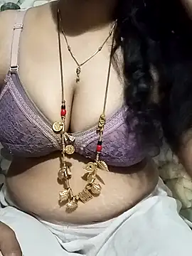 Snapshot of tuttifrutti17 chatting on 01/28/25, 03:36 tuttifrutti17 online show from 01/28/25, 03:36