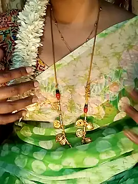 Snapshot of tuttifrutti17 chatting on 02/03/25, 05:35 tuttifrutti17 online show from 02/03/25, 05:35