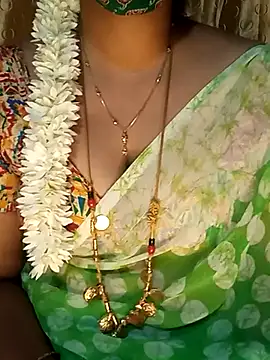 Snapshot of tuttifrutti17 chatting on 02/13/25, 04:50 tuttifrutti17 online show from 02/13/25, 04:50